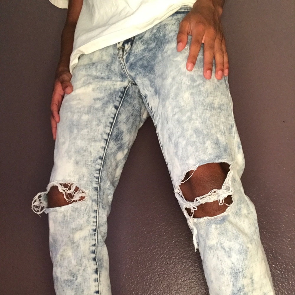American Eagle Light Blue Distressed Jeans